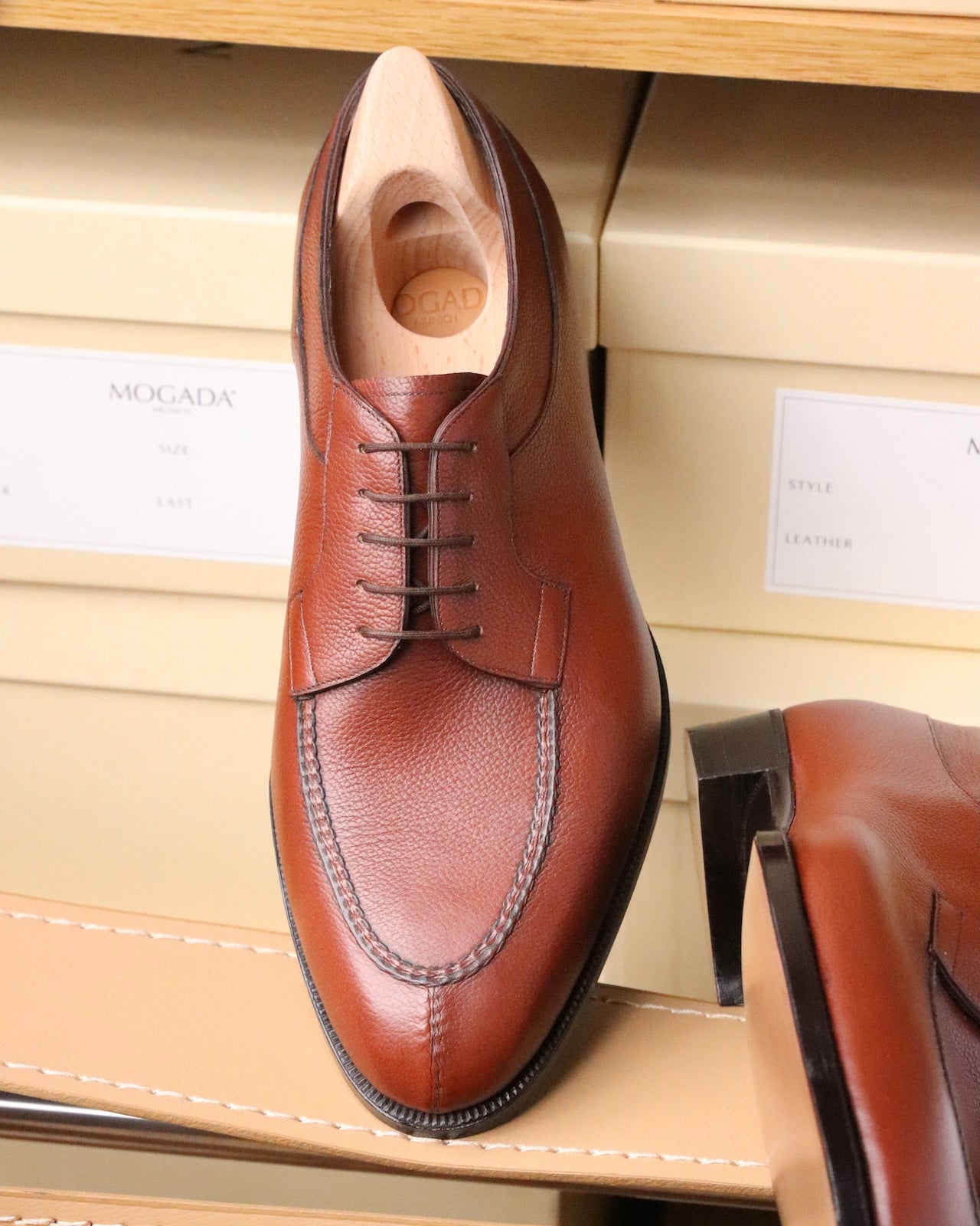 Split-toe Derby made from Alpine Grain leather